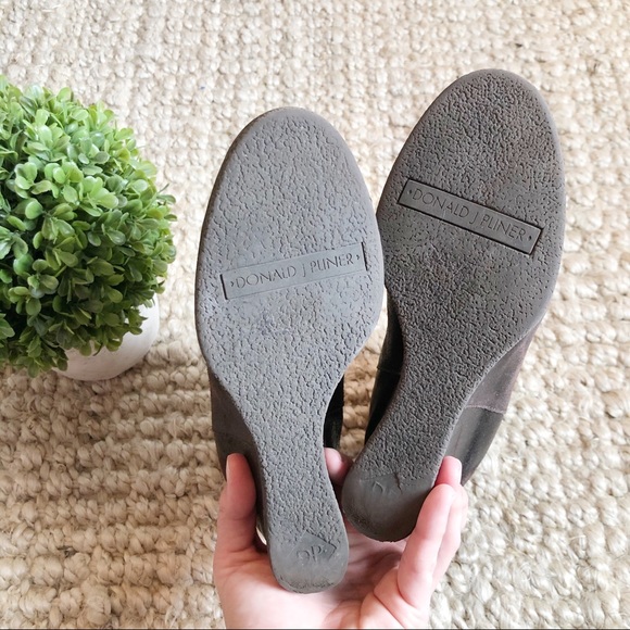 Donald J Pliner Dillon Distressed Wedge Bootie - Picture 7 of 8